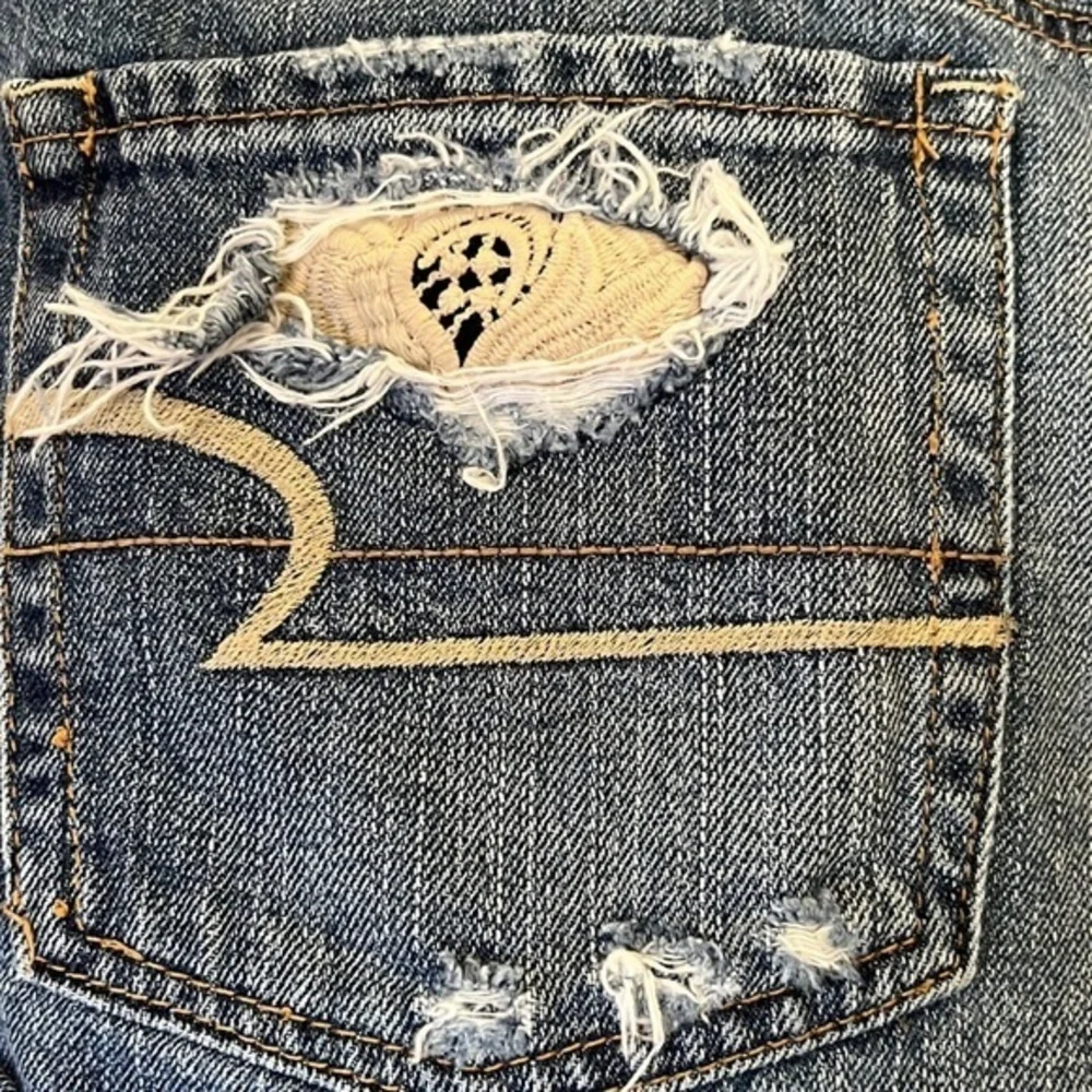 American Eagle Outfitters‎ Hi Rise Festival Destroyed Cuffed Jean Shorts Size 8